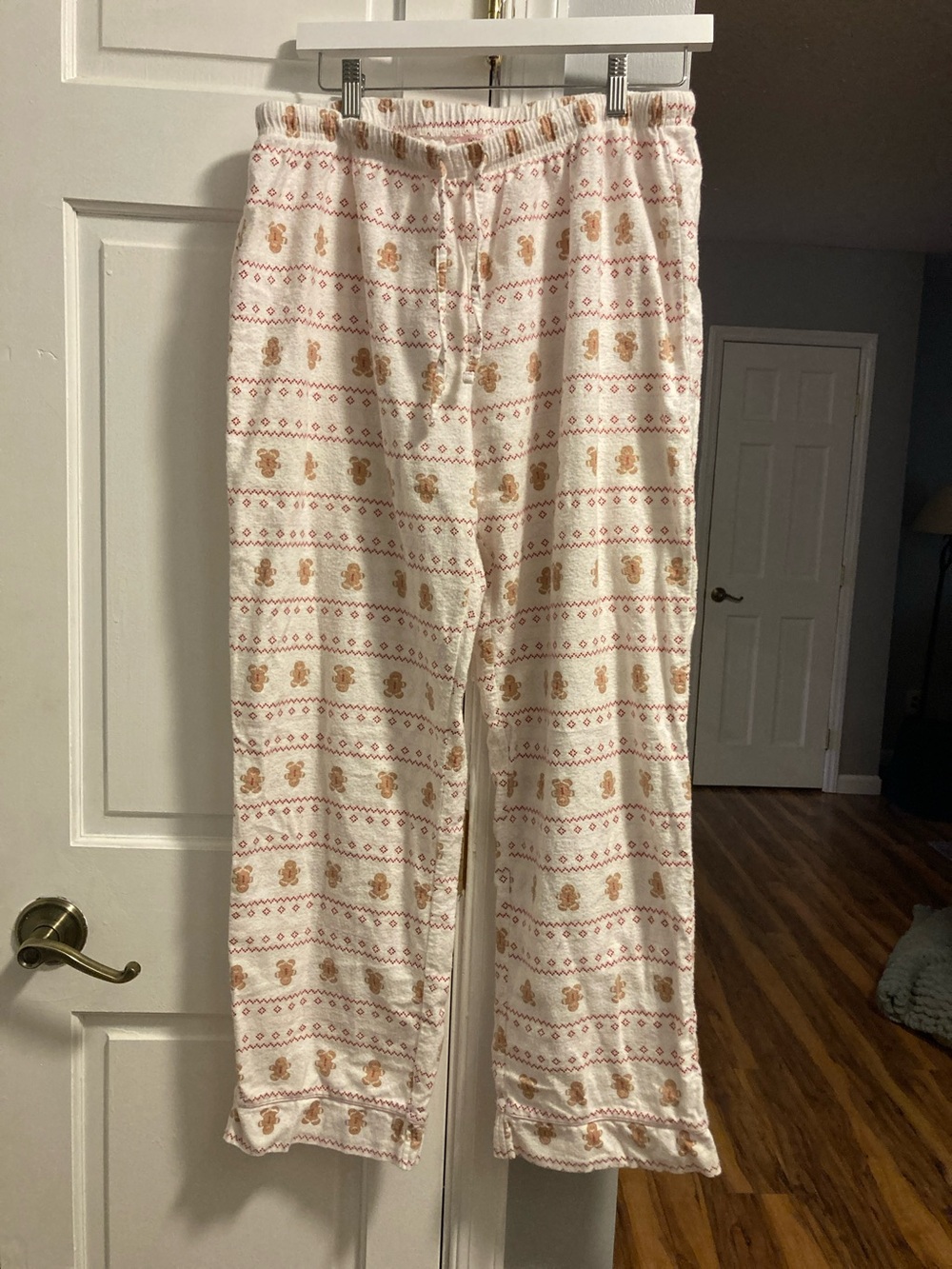 La Vie En Rose Cream Pajama Pants with Gingerbread Print